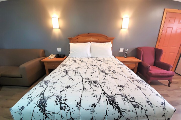 Room 93 of 181
