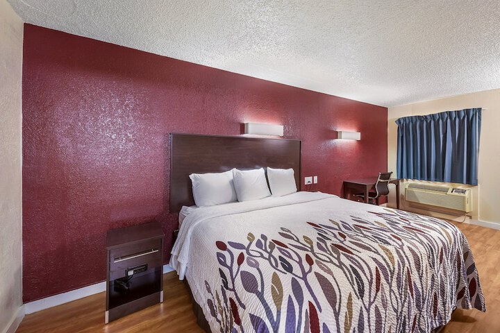 Room 10 of 20