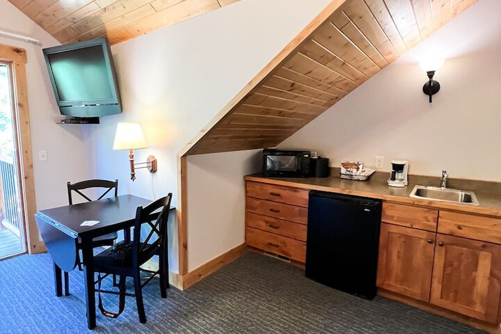 Room 76 of 132