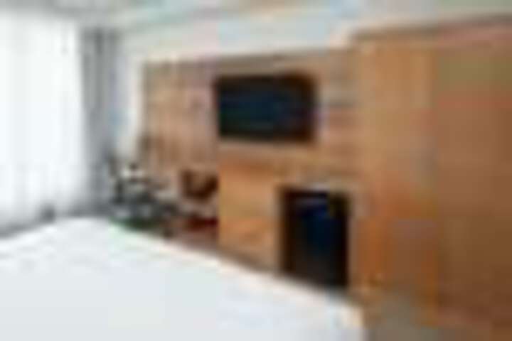 Room 64 of 92