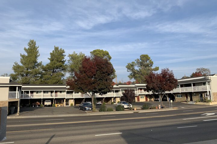 Elmwood Motel