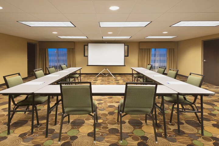 Holiday Inn Express Hotel & Suites Colby by IHG