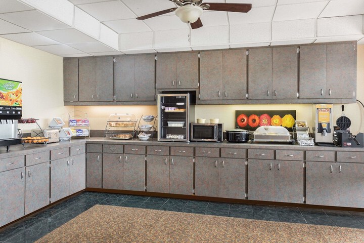 Breakfast/Coffee Service 16 of 19