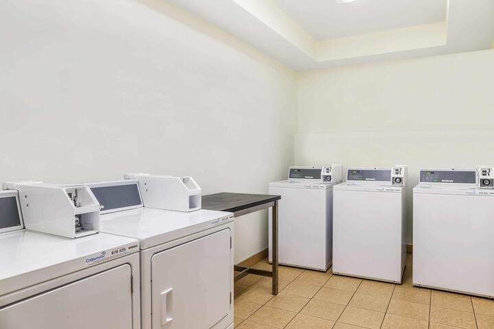 Days Inn & Suites by Wyndham Sherwood Park Edmonton
