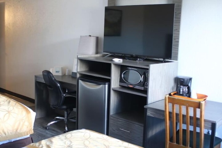 Room 7 of 14