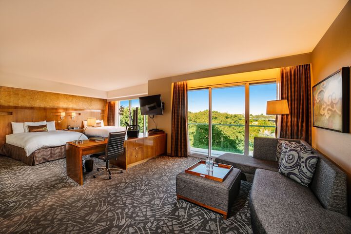 Room 32 of 70