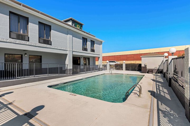 Pool 4 of 49