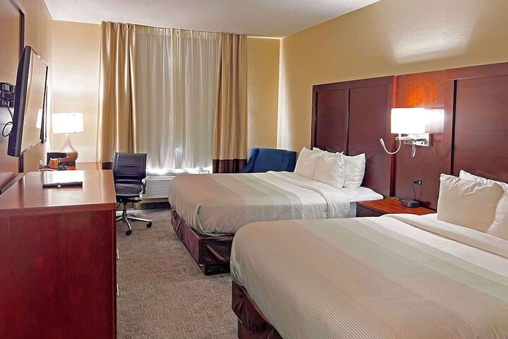 Room 8 of 11