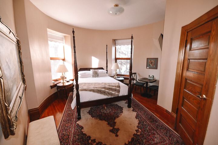 Room 16 of 30