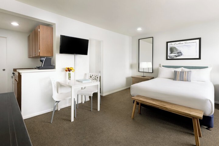 Room 70 of 139