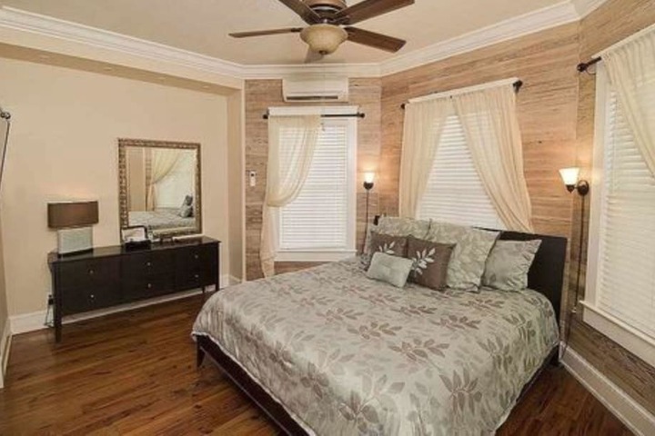 Room 25 of 171
