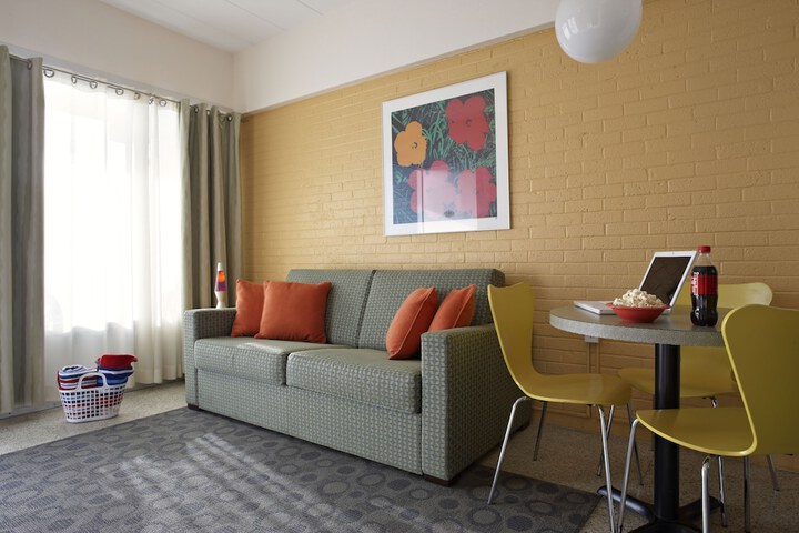 Starlux Hotel