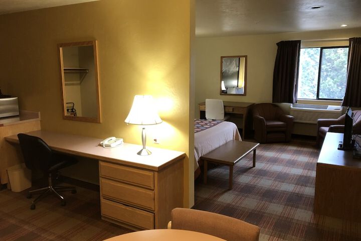 Super 8 by Wyndham Kennewick