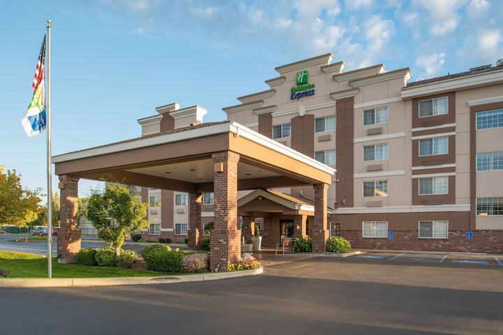 Hotel 6 of 72