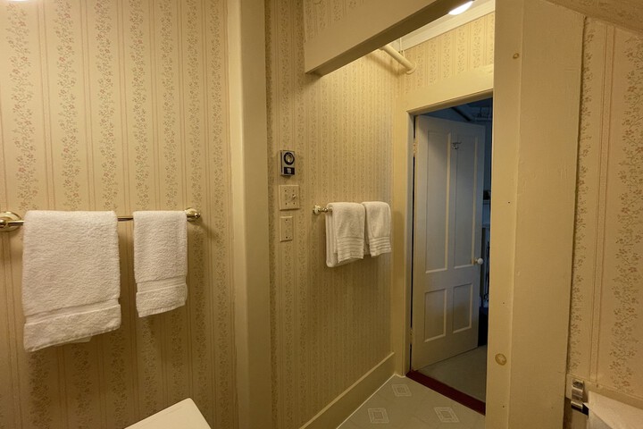 Room 17 of 53