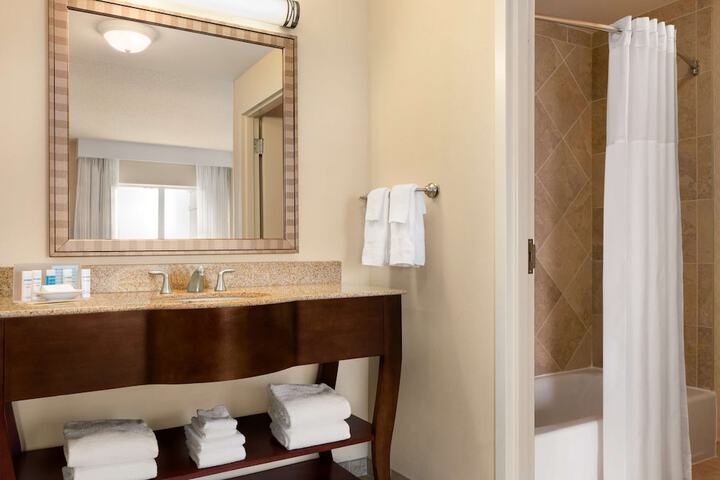 Room 9 of 32