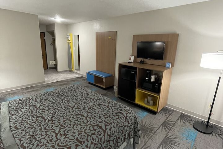 Room 18 of 27