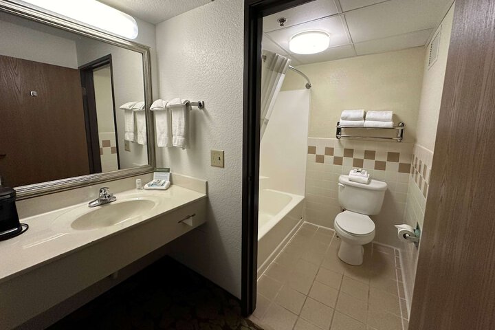 Room 34 of 50