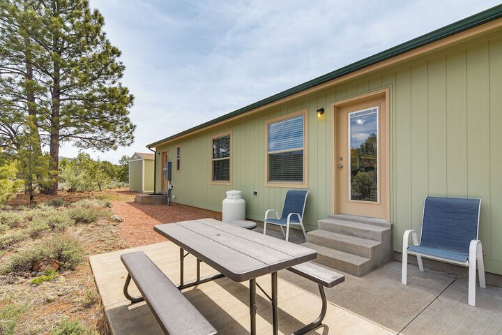 Secluded Boulder House - Next to National Forests!