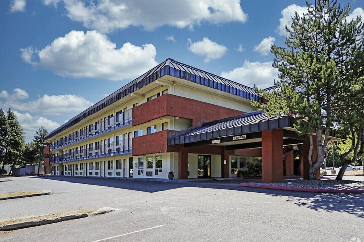 Olympic Inn & Suites