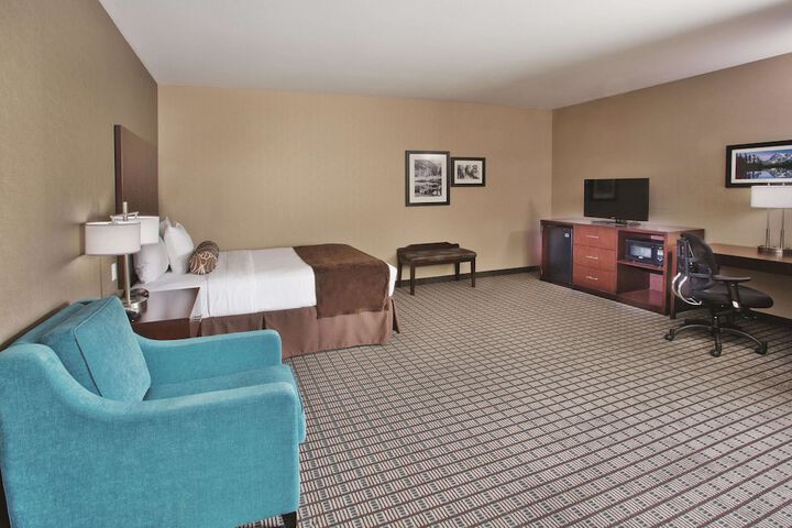 Room 27 of 49