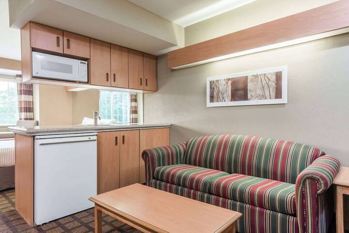 Room 6 of 15