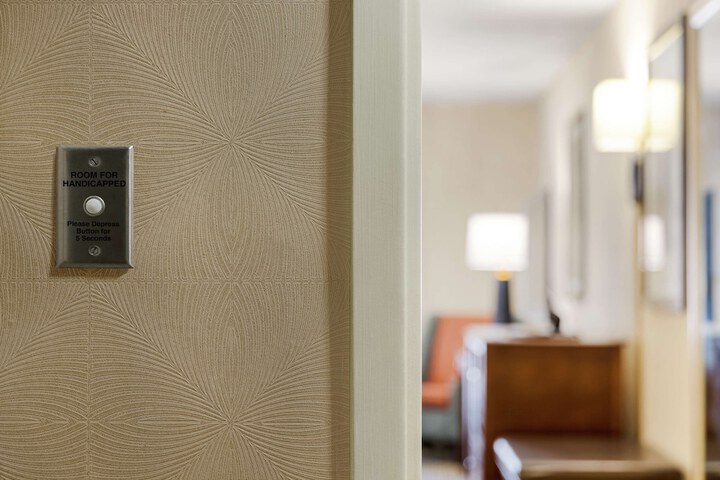 Hampton Inn & Suites Outer Banks / Corolla
