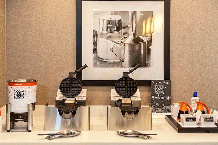 Breakfast/Coffee Service 29 of 34