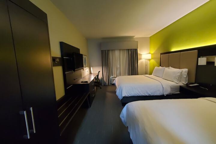 Holiday Inn Express Hotel & Suites Pearland by IHG