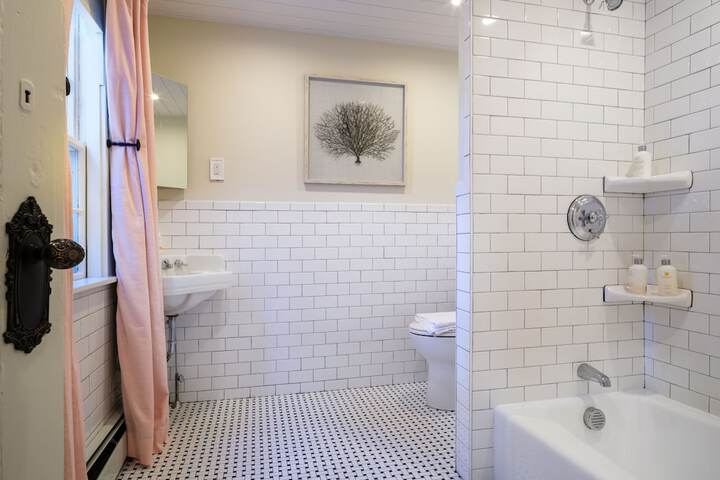 Sally Webster Inn