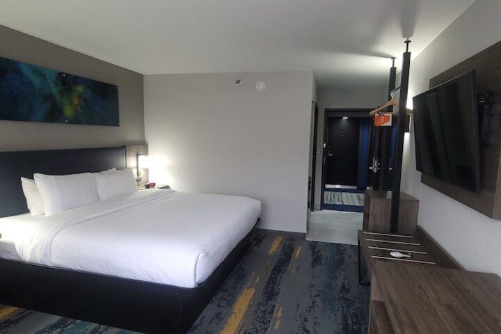 Room 21 of 80