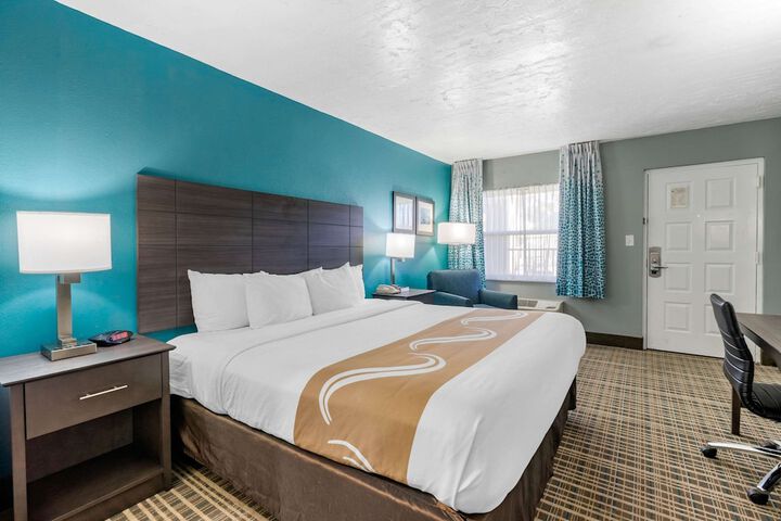 Room 10 of 30