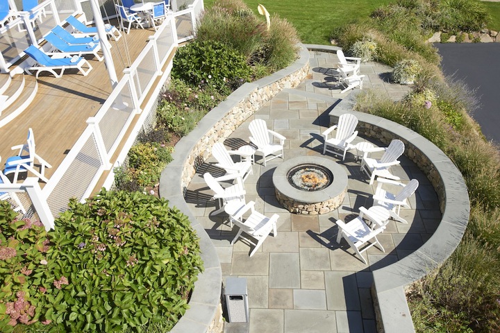Anchor in Distinctive Waterfront Lodging