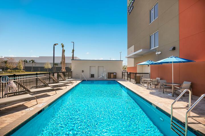 Pool 12 of 45