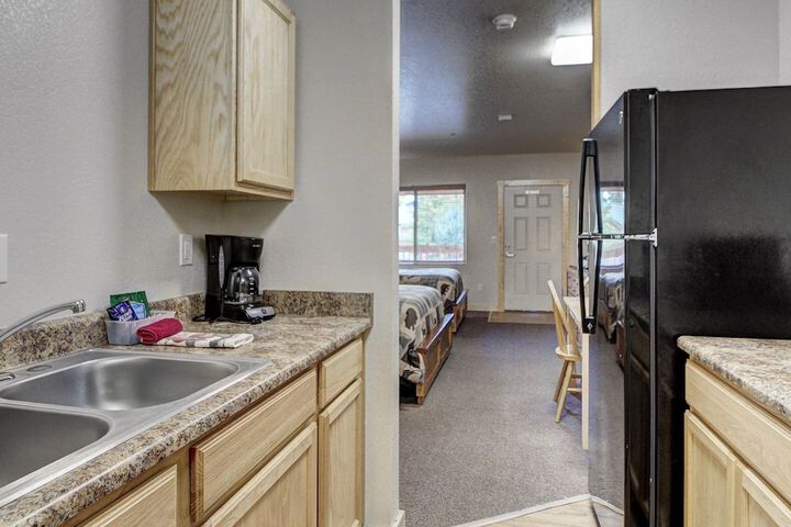 Eagle Fire Lodge & Cabins