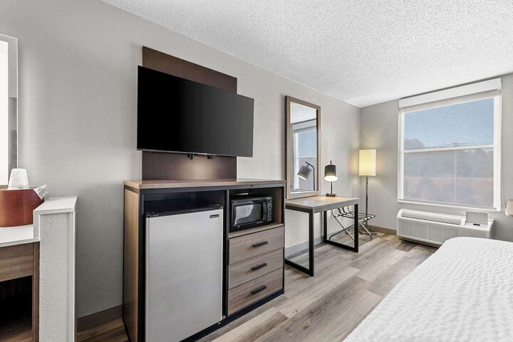 Room 19 of 37