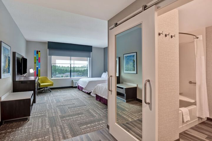 Room 33 of 49