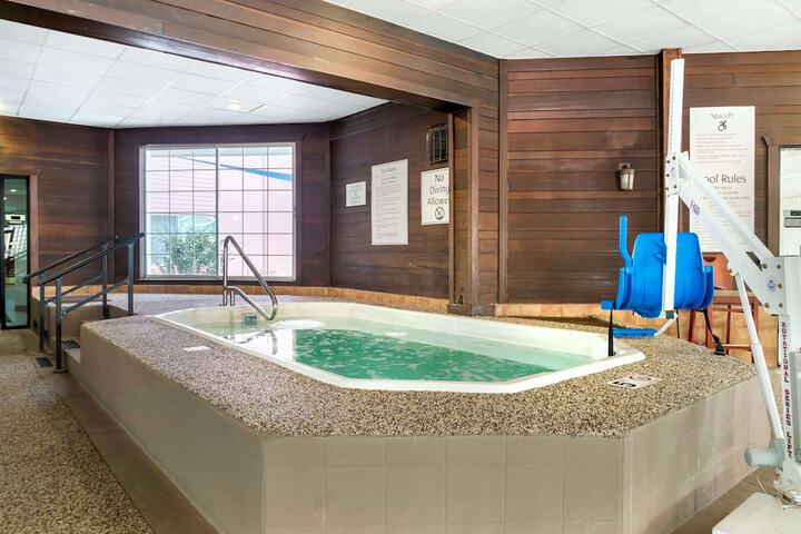 Pool 4 of 76