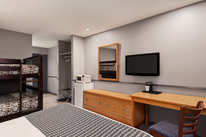 Travelodge by Wyndham Brandon
