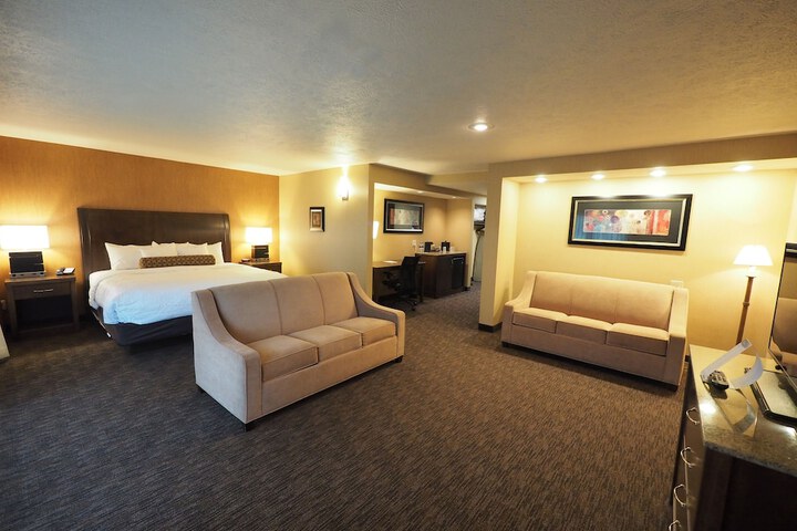 Evergreen Resort