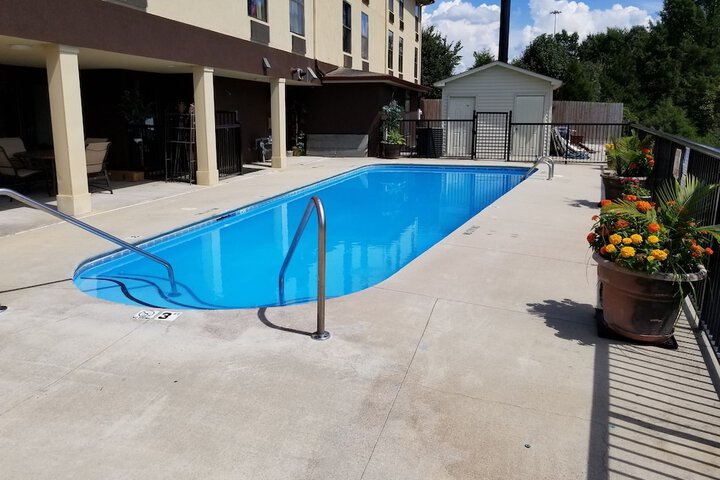 Pool 7 of 37
