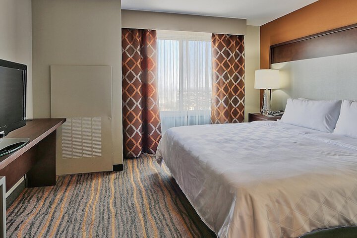 Room 28 of 47