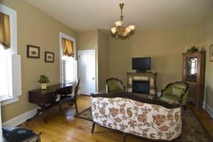 The Glendalia Boutique Hotel & Culinary Studio