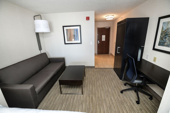 Room 27 of 58