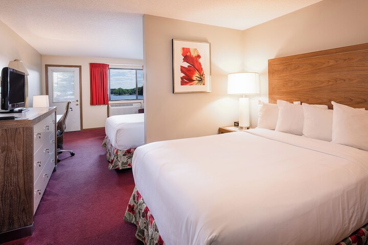 Natura Aloha Reach Resort