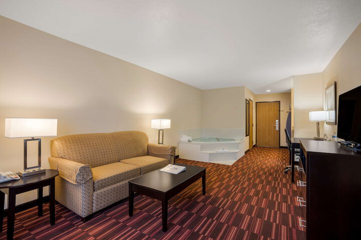 Room 22 of 33