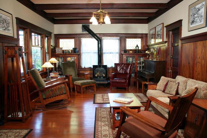 Eureka Street Inn