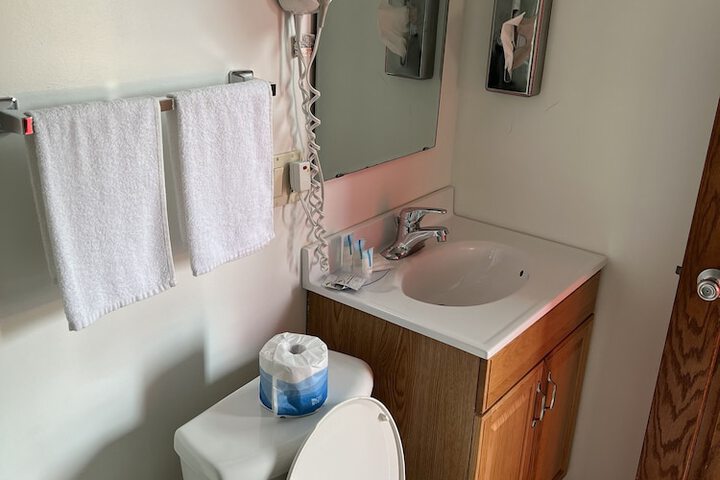 Room 60 of 443