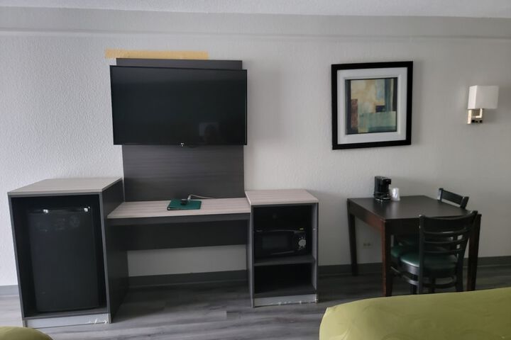 Room 26 of 39