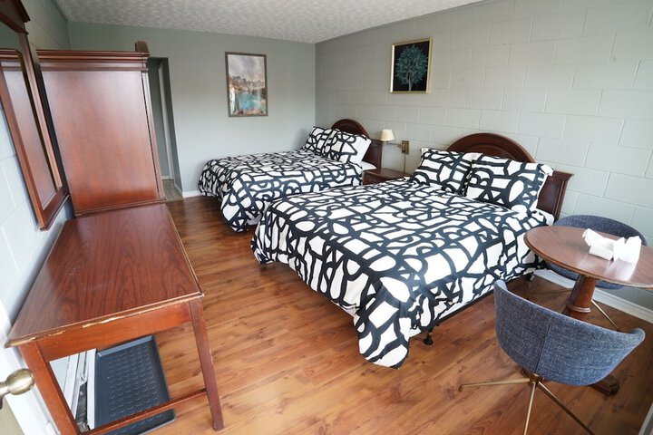 Room 17 of 44